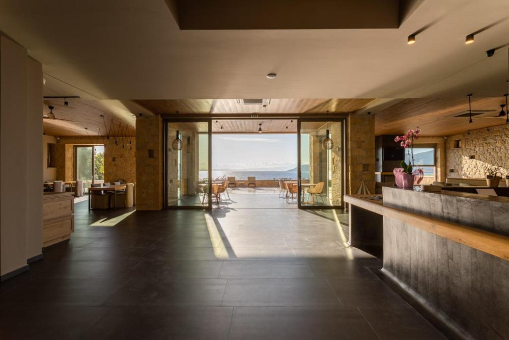 Diapori Suites Hotel Kardhamili Esterno foto