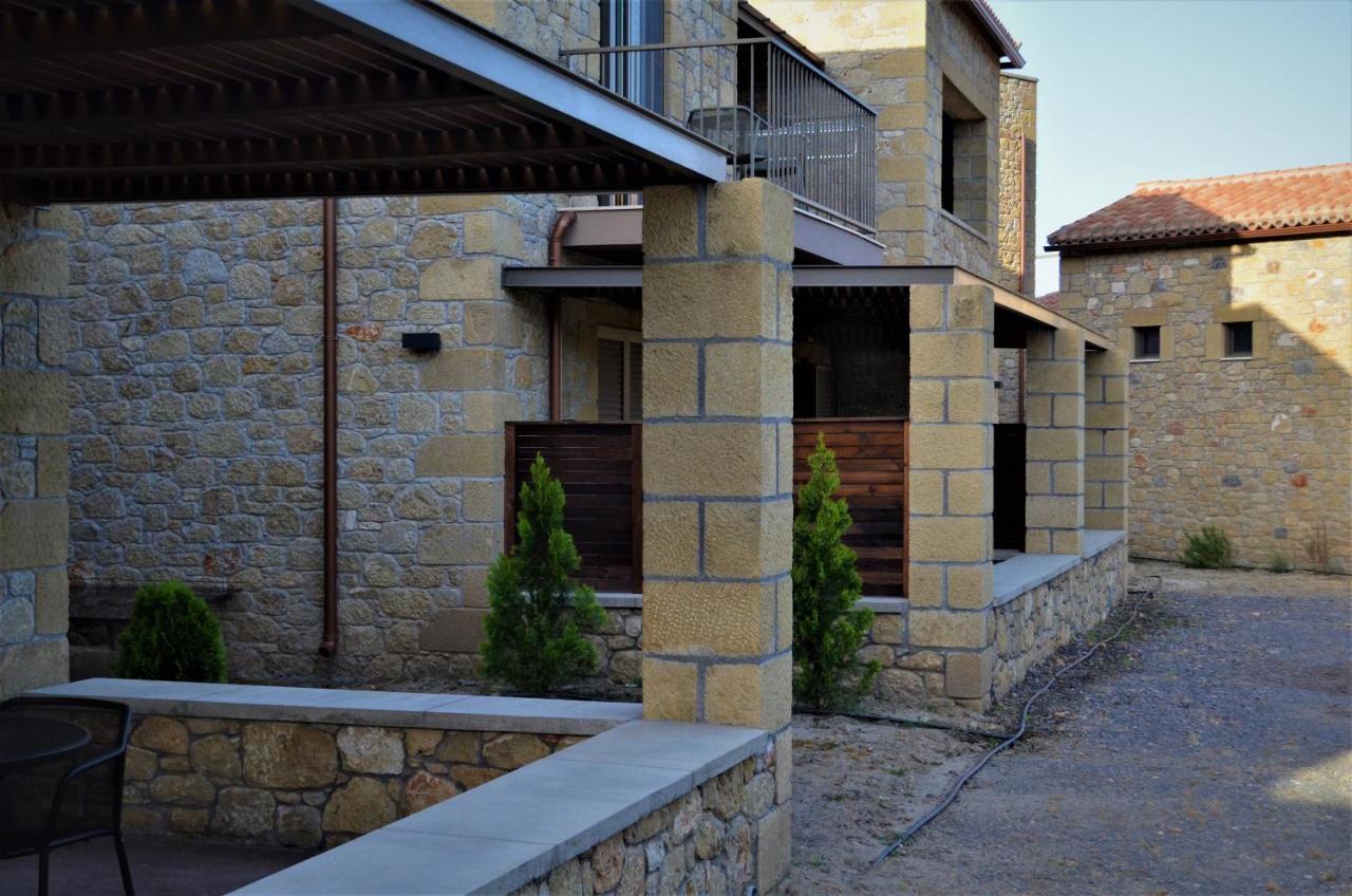Diapori Suites Hotel Kardhamili Esterno foto