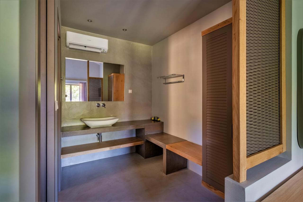 Diapori Suites Hotel Kardhamili Esterno foto