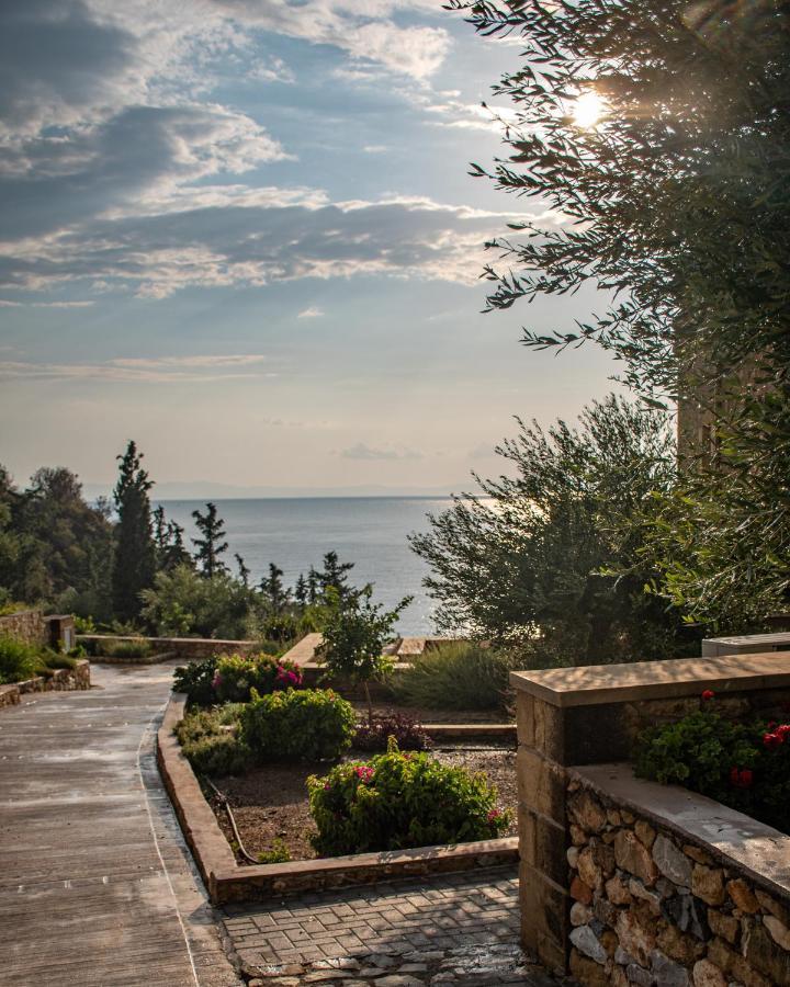 Diapori Suites Hotel Kardhamili Esterno foto
