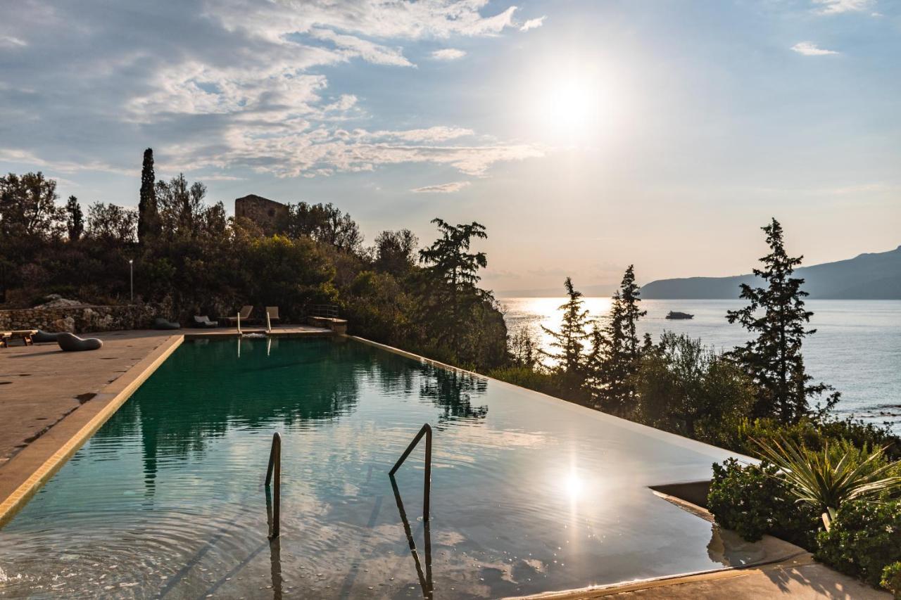 Diapori Suites Hotel Kardhamili Esterno foto