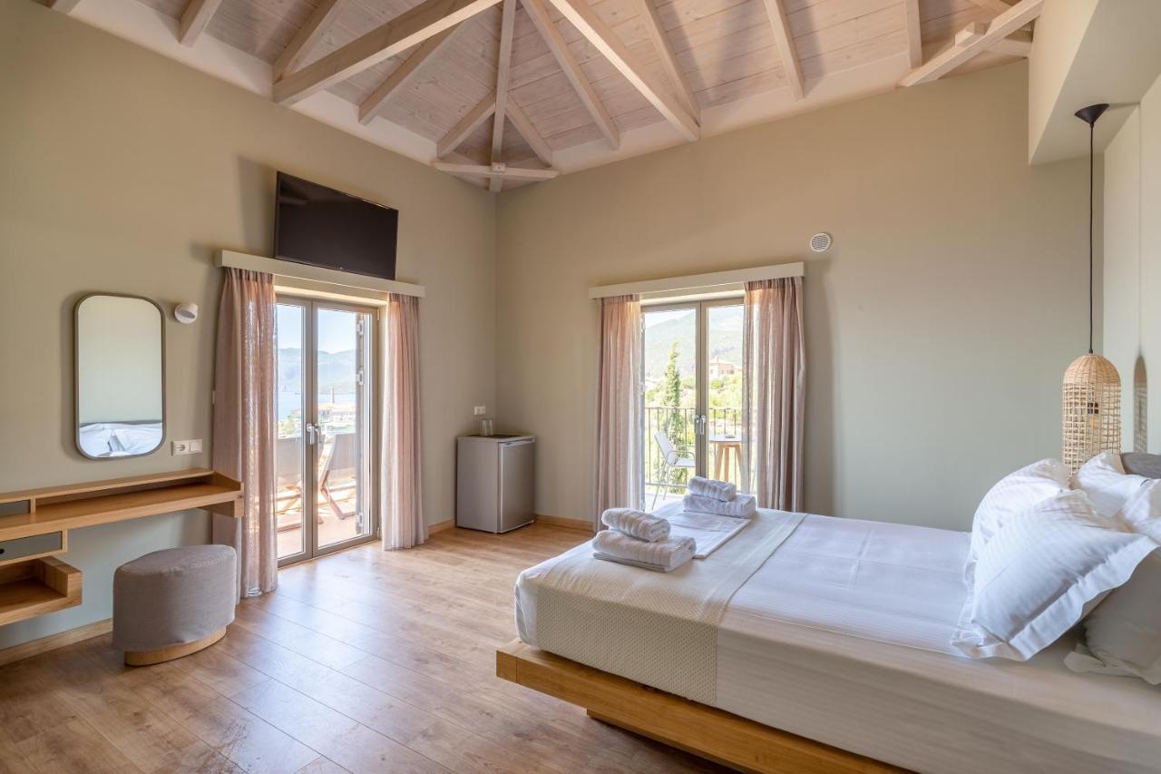Diapori Suites Hotel Kardhamili Esterno foto