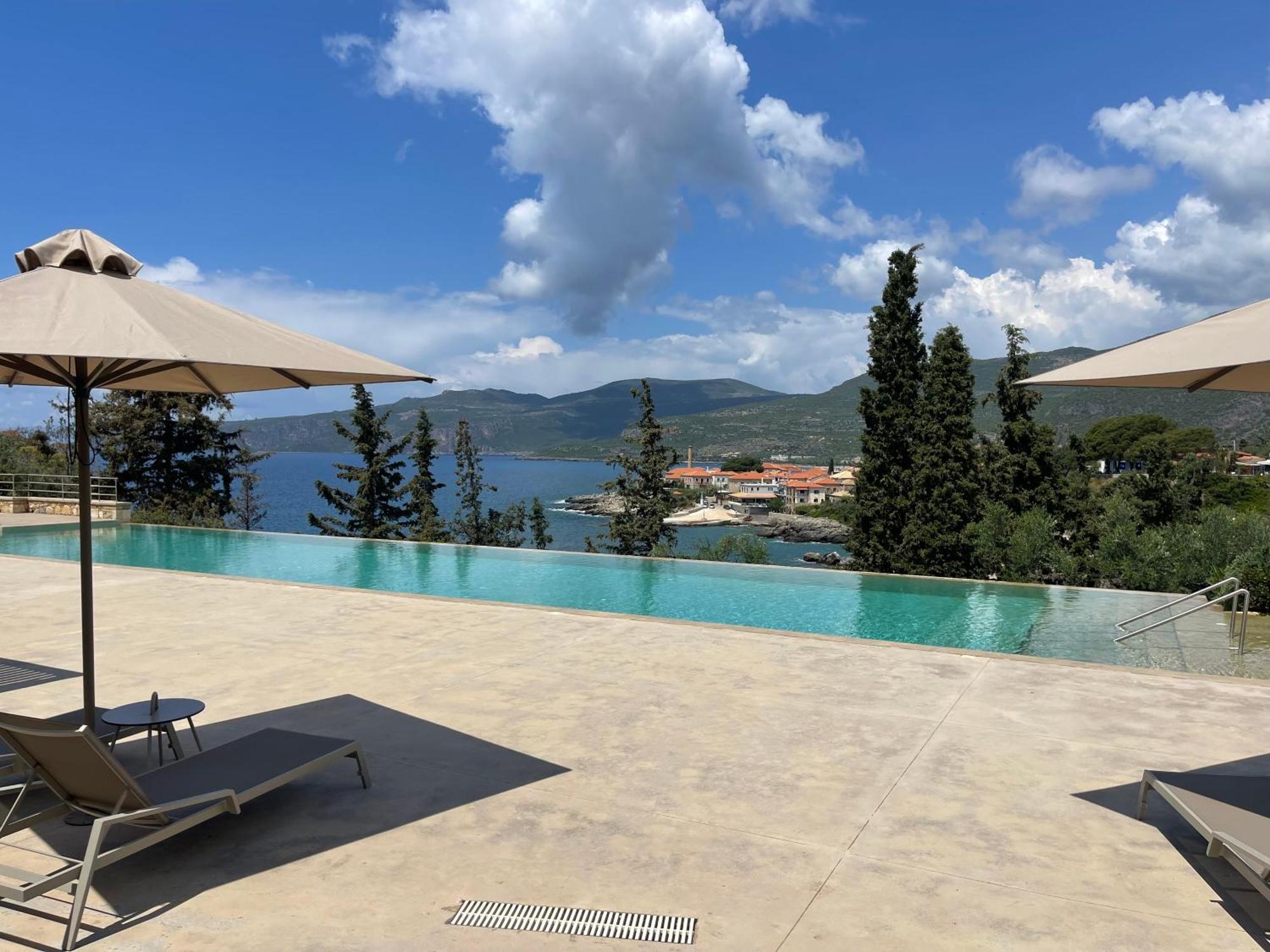 Diapori Suites Hotel Kardhamili Esterno foto