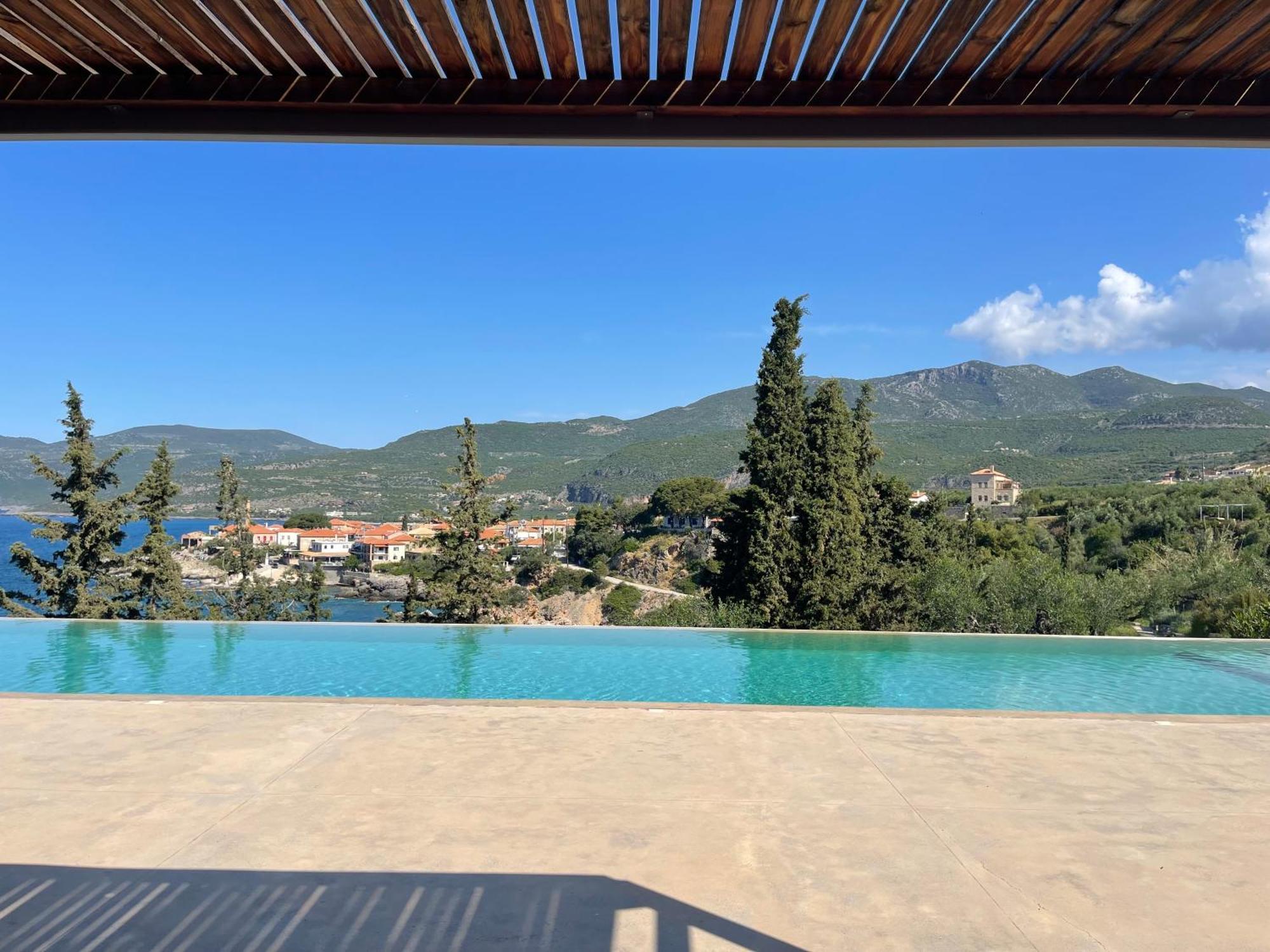 Diapori Suites Hotel Kardhamili Esterno foto
