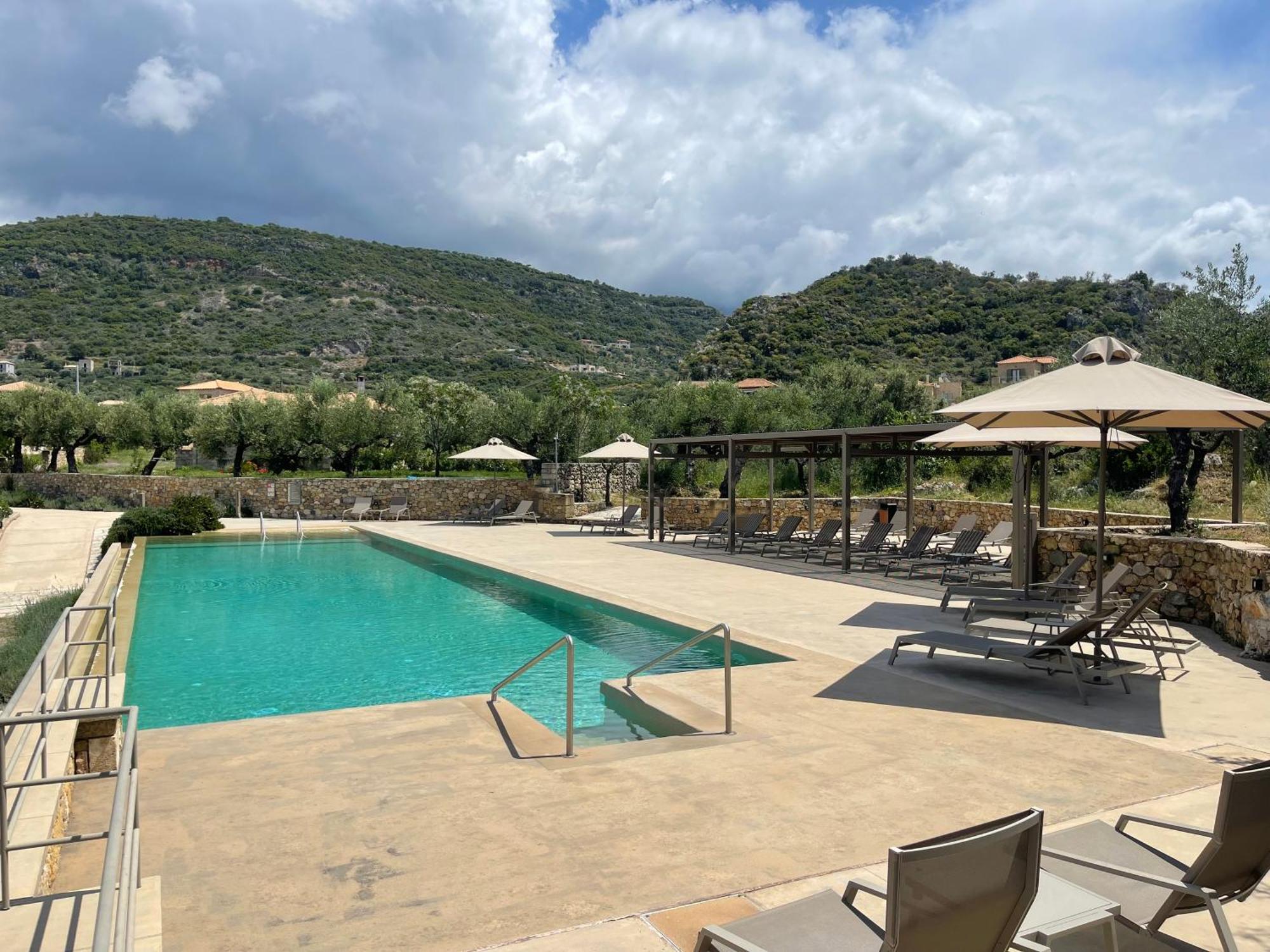 Diapori Suites Hotel Kardhamili Esterno foto