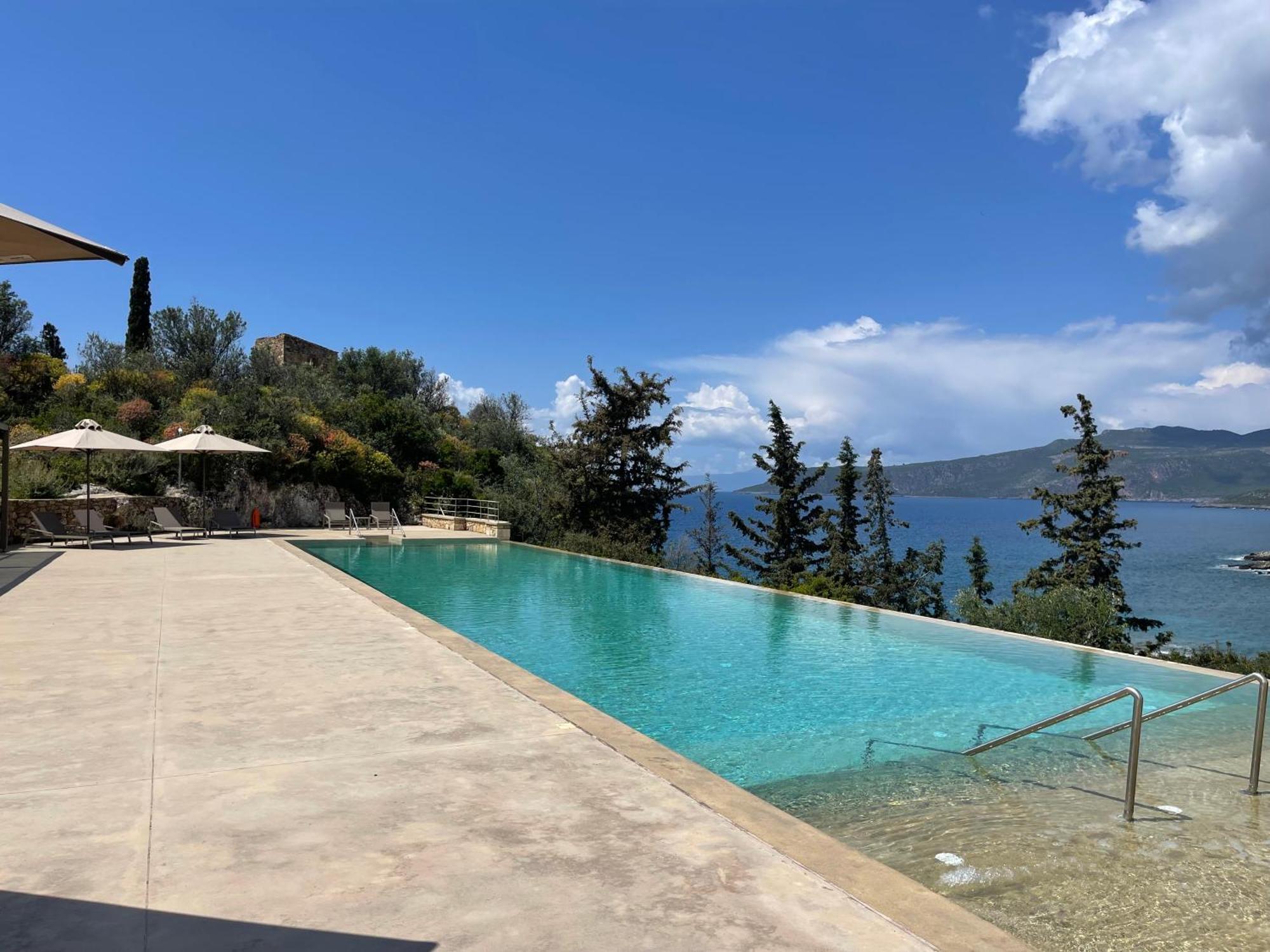 Diapori Suites Hotel Kardhamili Esterno foto
