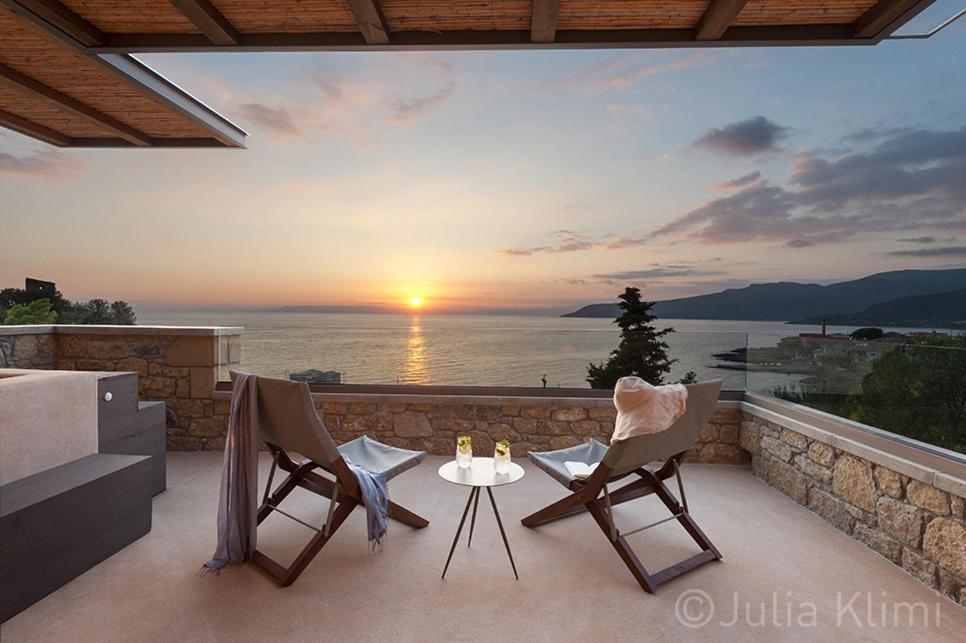 Diapori Suites Hotel Kardhamili Esterno foto